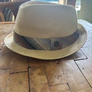 Goorin Bros Tan Fedora with Patterned Band